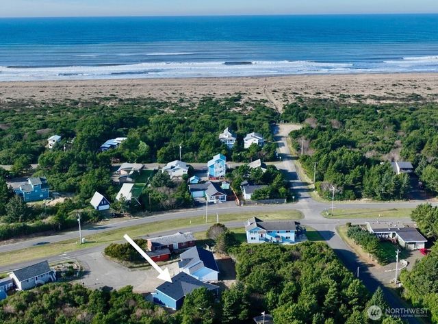 718 Reporter Court, Ocean Shores, WA 98569