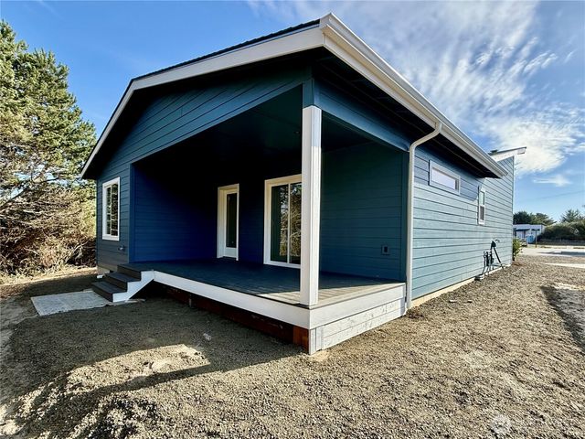 718 Reporter Court, Ocean Shores, WA 98569