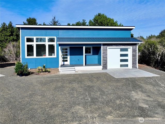 718 Reporter Court, Ocean Shores, WA 98569