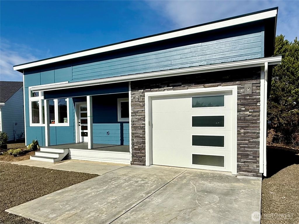 718 Reporter Court, Ocean Shores, WA 98569