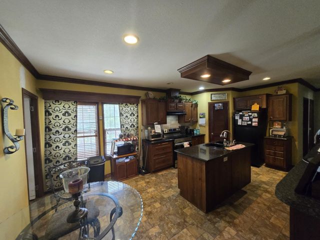 428 W North Main ST, Flatonia, TX 78941
