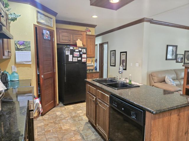 428 W North Main ST, Flatonia, TX 78941