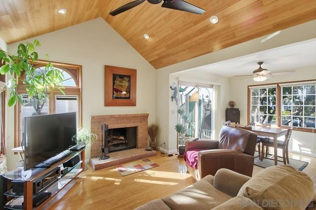 1059 Agate St A, San Diego, CA 92109