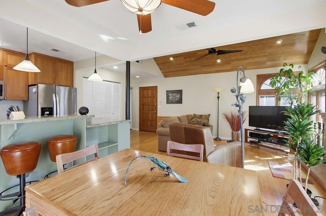 1059 Agate St A, San Diego, CA 92109