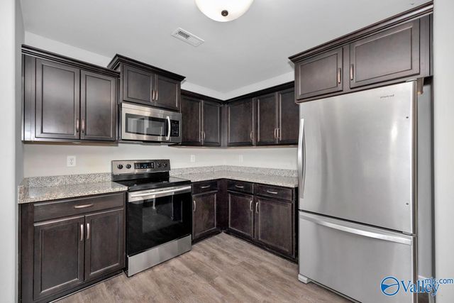 102 Hulsey Lane, Toney, AL 35773