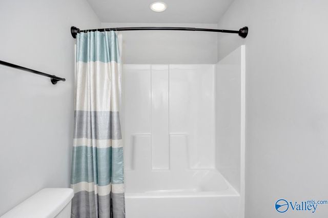 102 Hulsey Lane, Toney, AL 35773