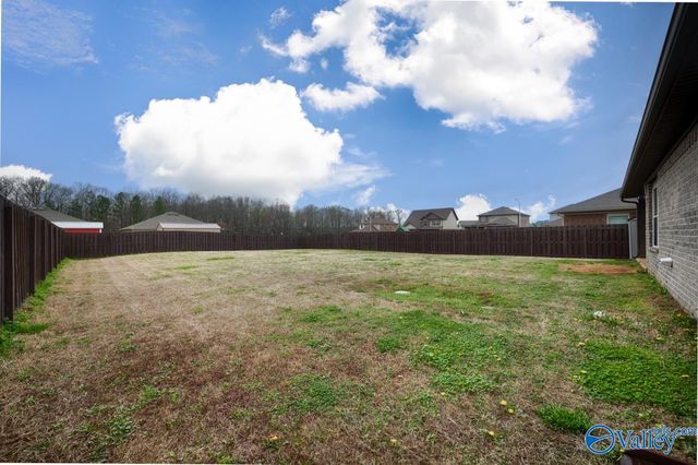 102 Hulsey Lane, Toney, AL 35773