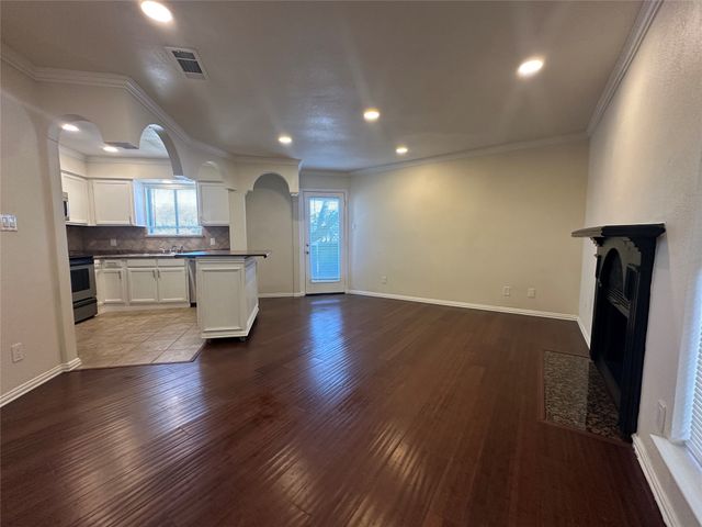 1600 Pecan Chase Circle 6, Arlington, TX 76012