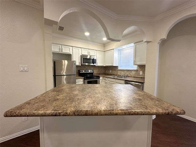 1600 Pecan Chase Circle 6, Arlington, TX 76012