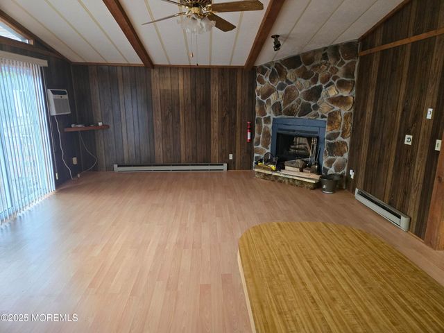 257 N Riverside Drive N, Brick, NJ 08724