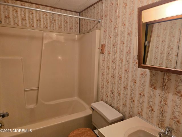 257 N Riverside Drive N, Brick, NJ 08724