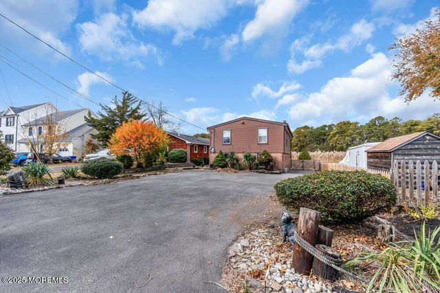 257 N Riverside Drive N, Brick, NJ 08724