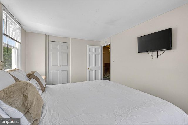 5267 CEDONIA AVE, Baltimore, MD 21206