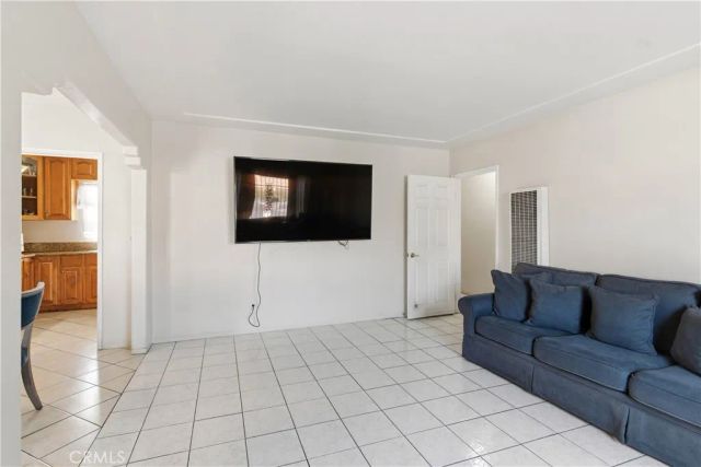 10731 Wright Road, South Gate, CA 90280