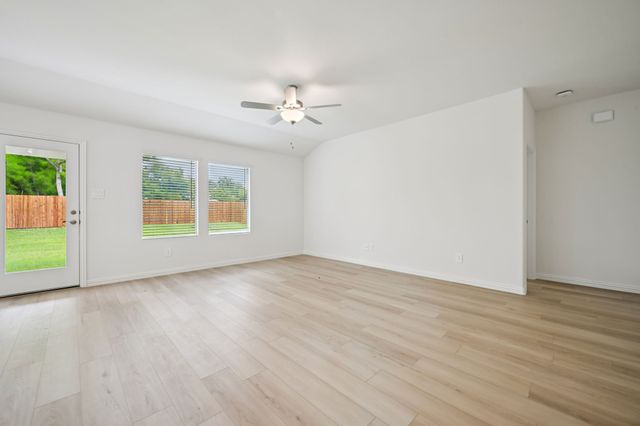 4028 Palestine Drive, Farmersville, TX 75442