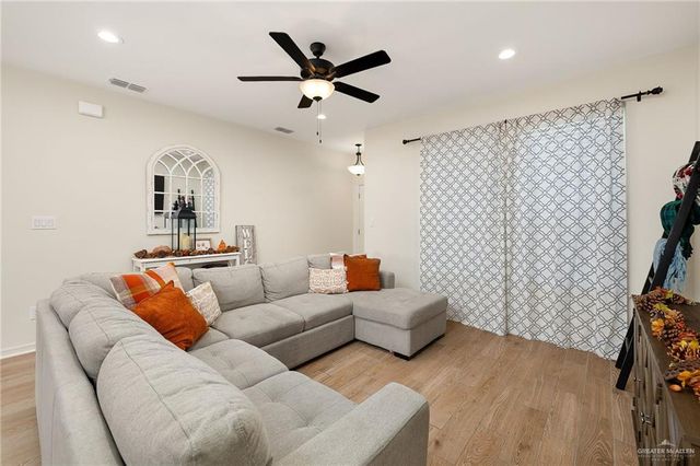 2702 N Rocky Rose Avenue, Edinburg, TX 78541