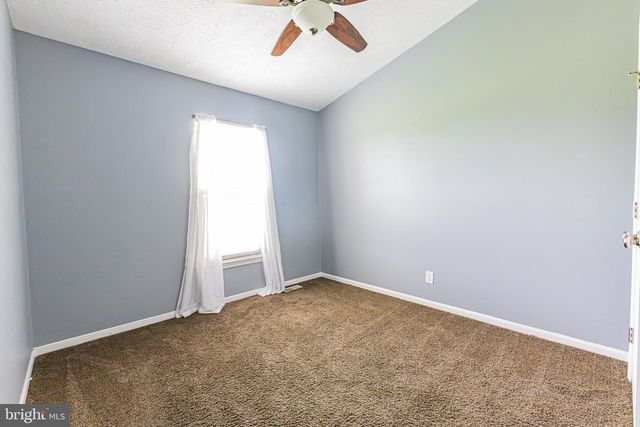 50 PEBBLE LN, Blackwood, NJ 08012