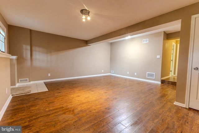 50 PEBBLE LN, Blackwood, NJ 08012