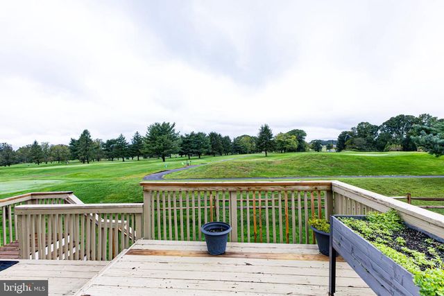 50 PEBBLE LN, Blackwood, NJ 08012