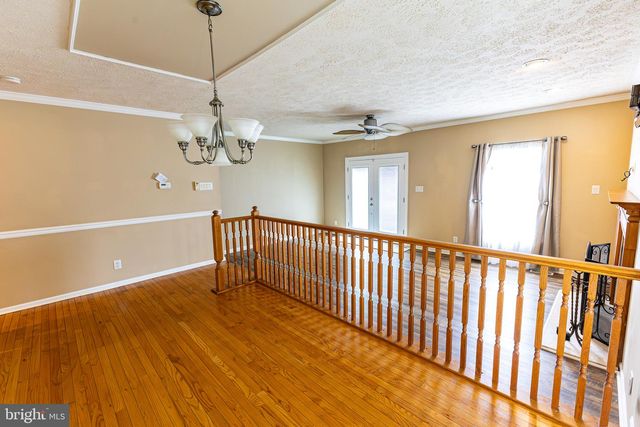 50 PEBBLE LN, Blackwood, NJ 08012