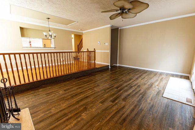 50 PEBBLE LN, Blackwood, NJ 08012