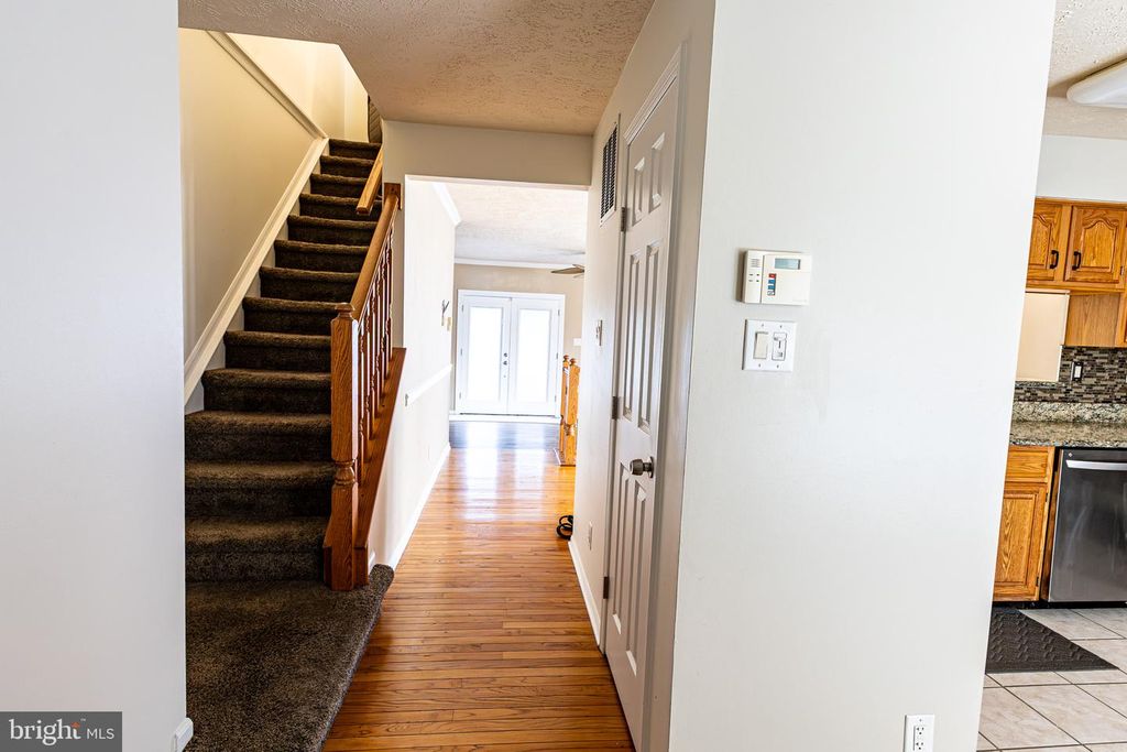 50 PEBBLE LN, BLACKWOOD, NJ 08012 — photo 2