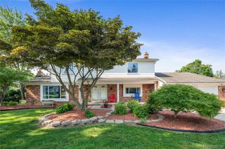 3739 Fife Lane, West Bloomfield Charter Township, MI 48323