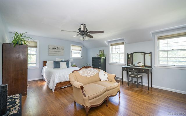 28090 Sunset Boulevard W, Lathrup Village, MI 48076