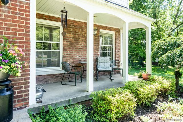 28090 Sunset Boulevard W, Lathrup Village, MI 48076