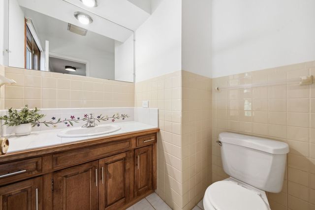 1065 Barneswood Drive, Downers Grove, IL 60515