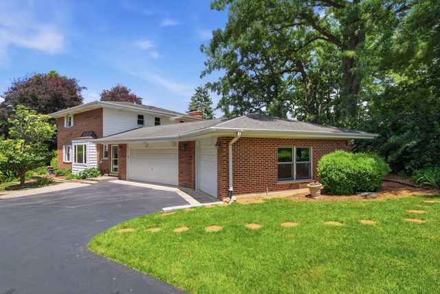 1065 Barneswood Drive, Downers Grove, IL 60515