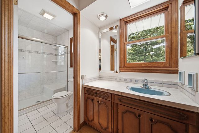 1065 Barneswood Drive, Downers Grove, IL 60515