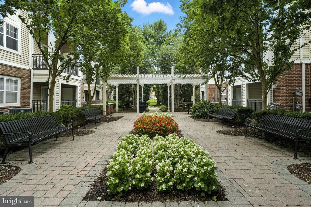 12909 CENTRE PARK CIR #403, Herndon, VA 20171
