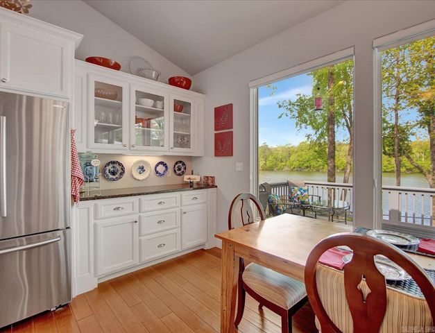 216 Meadowcliff Dr, Hot Springs, AR 71913