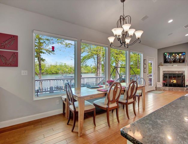 216 Meadowcliff Dr, Hot Springs, AR 71913