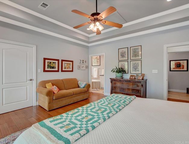 216 Meadowcliff Dr, Hot Springs, AR 71913