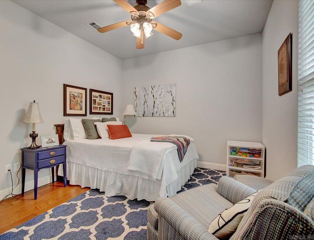 216 Meadowcliff Dr, Hot Springs, AR 71913