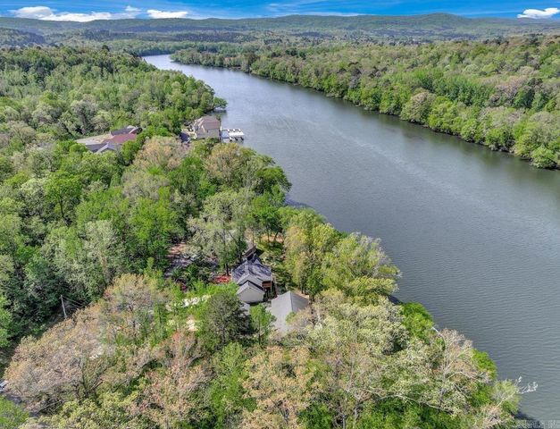 216 Meadowcliff Dr, Hot Springs, AR 71913