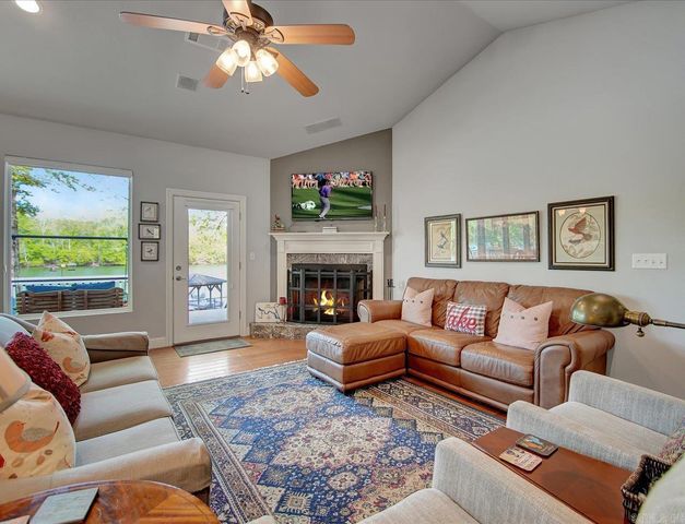 216 Meadowcliff Dr, Hot Springs, AR 71913