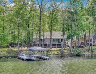 216 Meadowcliff Dr, Hot Springs, AR 71913