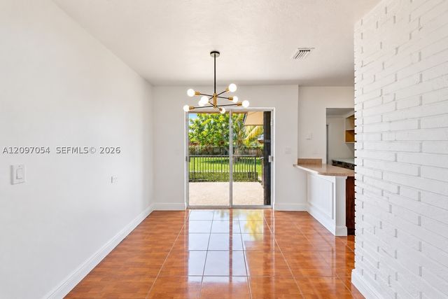 2724 Acapulco Dr, Miramar, FL 33023