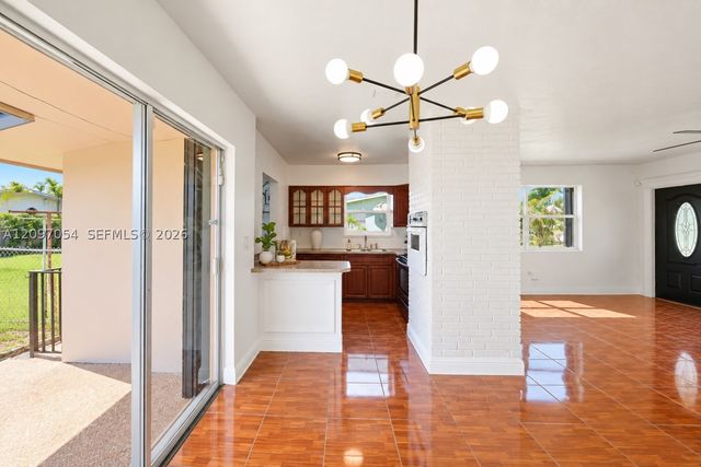 2724 Acapulco Dr, Miramar, FL 33023