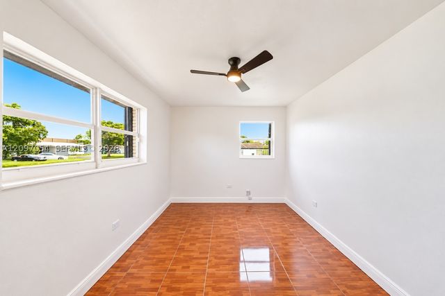2724 Acapulco Dr, Miramar, FL 33023