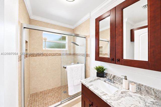 2724 Acapulco Dr, Miramar, FL 33023