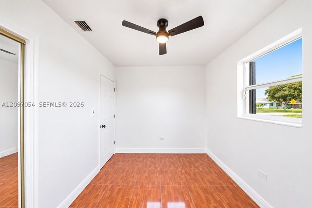 2724 Acapulco Dr, Miramar, FL 33023