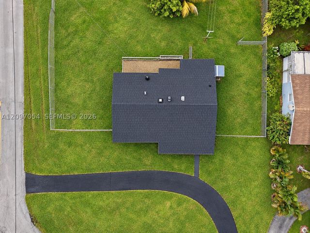 2724 Acapulco Dr, Miramar, FL 33023