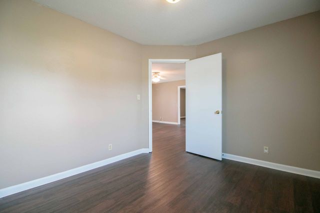 587 Joshua Drive, Clarksville, TN 37042