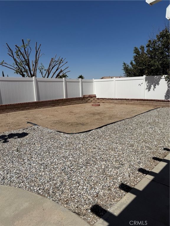 Image 14 of property listing at 13794 Valera, Victorville, CA 92392