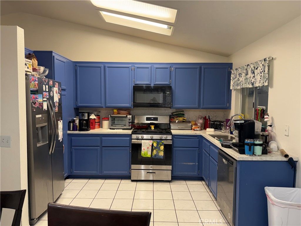 Image 3 of property listing at 13794 Valera, Victorville, CA 92392