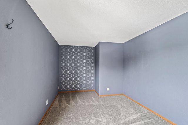 4 Pine Tree Drive 223, Arden Hills, MN 55112
